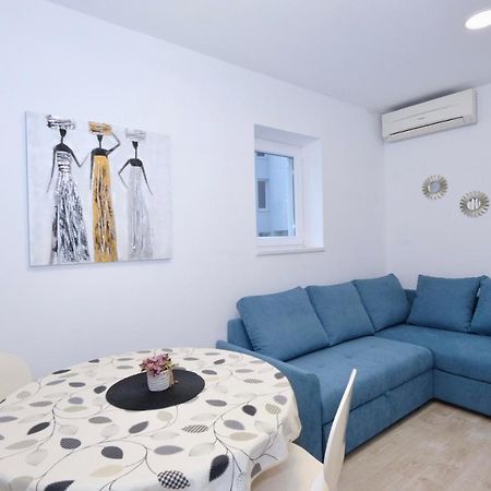 Apartment Smile Солин Екстериор снимка