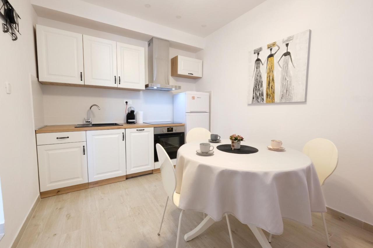 Apartment Smile Солин Екстериор снимка